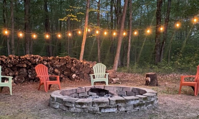 Lake Arrowhead Apartment | Nature Enthusiast-SxS Friendly-6p Hot Tub-Bonfire