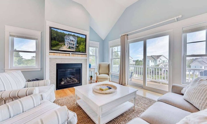 Corolla House | Nature Lovers Dream, Pool, 7Min Walk to Beach