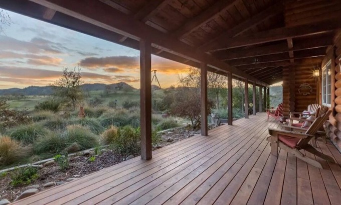 Arroyo Grande House | Nature lovers retreat! Log house, goats and llamas