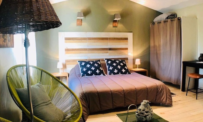 Beaucaire Other | Nature & Relaxation: 3 Bedrooms, Pool & Garden
