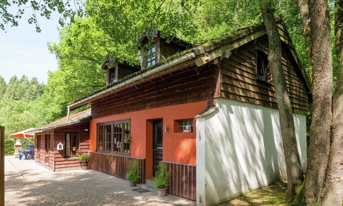 Walk House | Nature Retreat in Waimes