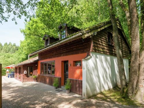 Walk House | Nature Retreat in Waimes