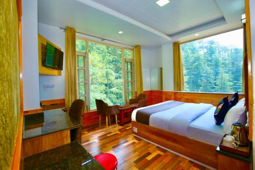 New Shimla Hotel | Nature Retreat new shimla #city centre #near to mall road #private parking #Balcony view