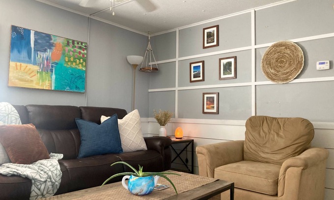 Citrus Springs House | Nature's Nook -10 Minutes To Rainbow Springs! Rural, Fire Pit, Screened In Porch