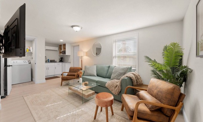 Clearwater House | Nautical Bliss on Nicholson Unit B