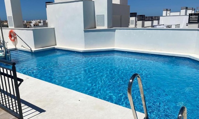 Rota Apartment | Nautilus 3 - Elegante Apartamento para 6 con Piscina, Wifi y AC en Rota