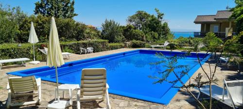 Porto Santo Stefano Bed & Breakfast | Navarro Hill Resort