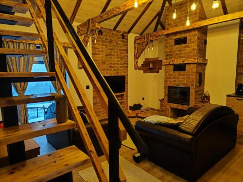 Mladenovac House | NaVisu avlija