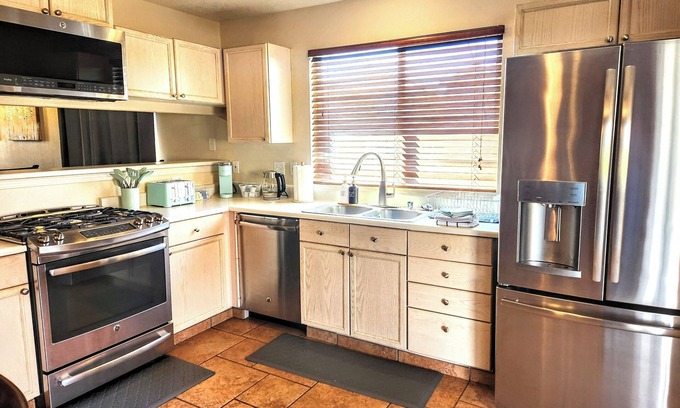 Northeast Heights House | NE ABQ! 3 bdrm/2 bath home w/game room