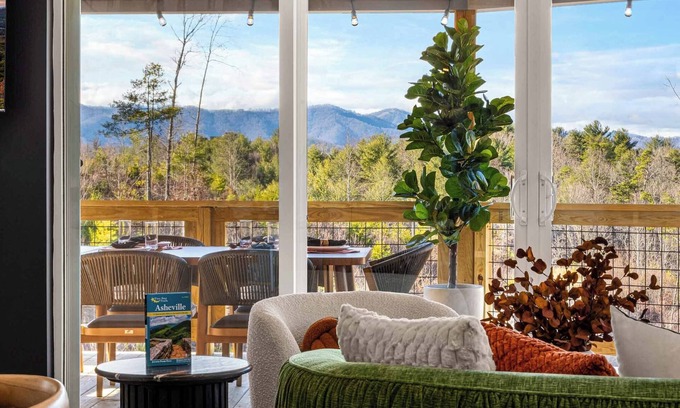 Leicester House | Near AVL-NEW Home-HGTV inspired design-Mtn views-Steam Sauna-Hot Tub-Game room