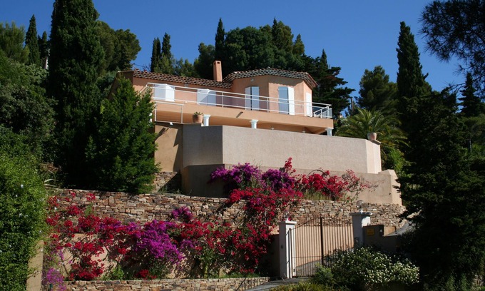 La Fossette House | Near beach villa 10p with pool le lavandou