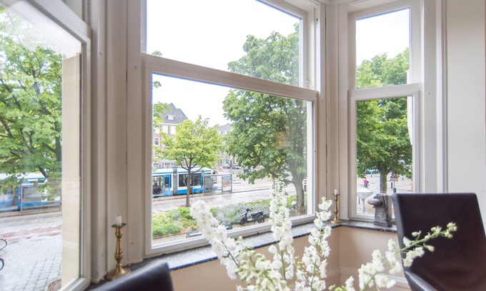 Scheldebuurt Apartment | Near Centre, RAI, ZuidAS, a Family Home Also Suited For Business Travel