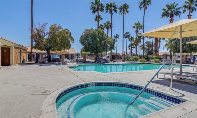 Palm Desert Condo | Near Golf: Condo w/Pool Access in Palm Desert!