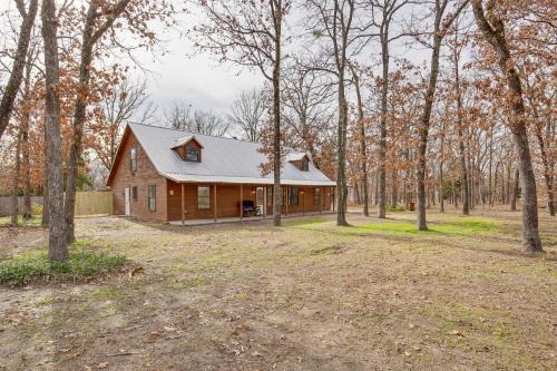 Yantis House | Near Lake Fork Home with Fire Pit in Yantis!