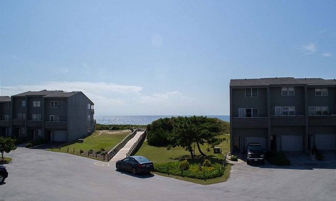 Morehead City Condo | Near Oceanfront Condo at Tar Landing Villas - Adjacent to Ft Macon State Park