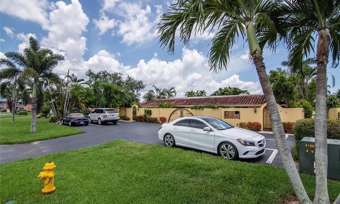 East Naples Villa | Near Paradise and Great Golf
