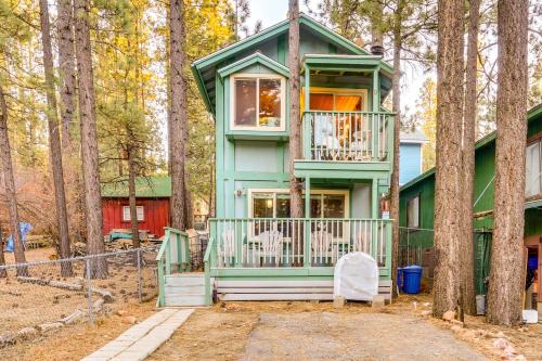 Big Bear City House | Near Skiing and Hiking Dog-Friendly Big Bear Cabin