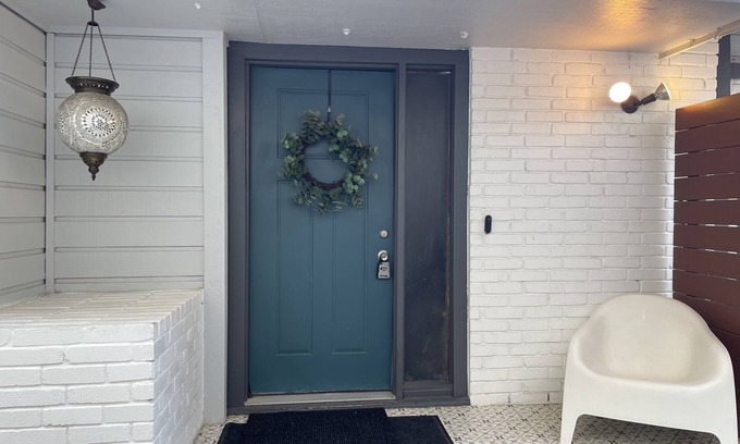 San Antonio House | Near The Shops At La Cantera, The Rim and Fiesta Texas