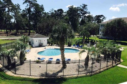 Central Myrtle Beach House | Neat 1st floor cozy condo at Magnolia place