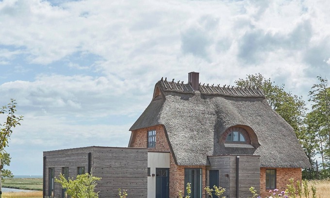 Nieby House | Nebelhorn das Atelierhaus Unter Reet für bis zu 8 Personen mit Tollem Seeblick