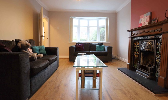 Shirley House | NEC Airport 3 BR Semi-detached House