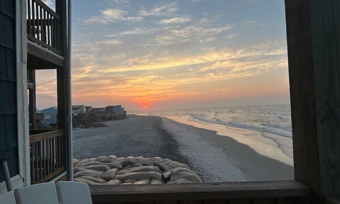 North Topsail Beach Apartment | Need A Change of Sea.nery~ 2nd Floor Oceanfront