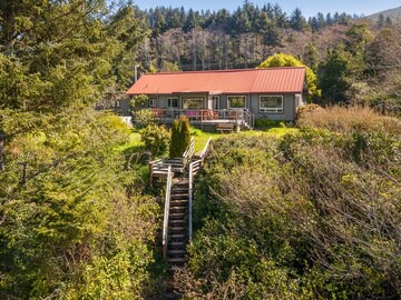Rockaway Beach House | NEHALEM NIRVANA in North Nedonna Beach