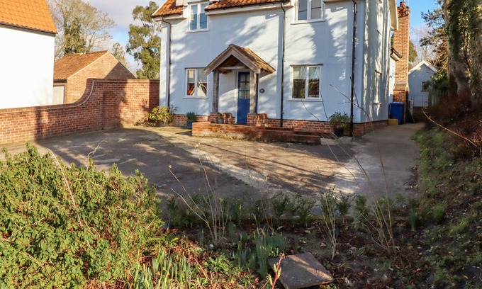 Halesworth Cottage | NELLY COTTAGE, pet friendly, character holiday cottage in Halesworth
