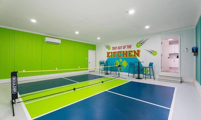 Massanutten House | Neon Dream Lodge! Pickleball, Hot Tub, Theater