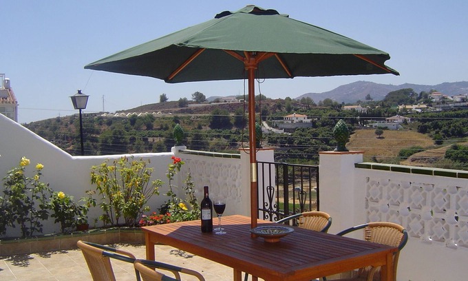 Nerja House | NERJA- PET FRIENDLY SPACIOUS HOUSE- Pool-Views-Parking-Near centre-Vacant Jan 18