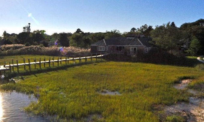 Deep Hole House | NESTLED ALONG BANKS OF ASSATEAGUE BAY OVERLOOKING THE SALT MARSHES!