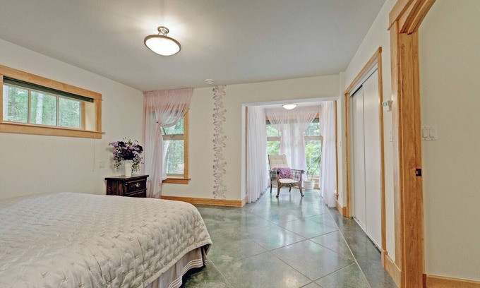 Highlands House | Nestled in Nature 30 Minutes from Downtown