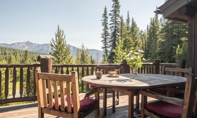 Spanish Peaks House | Nestledown