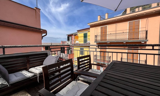 Manarola Apartment | Nettuno by Arbaspàa, sea view terrace, Manarola
