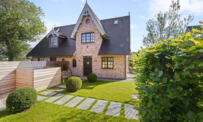 List House | Neubau. Familie. Bäderstil