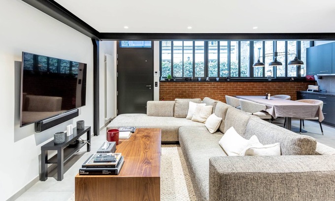 Porte-Saint-Martin Apartment | Neuilly | Amazing 1 Bedroom Apartment in Paris