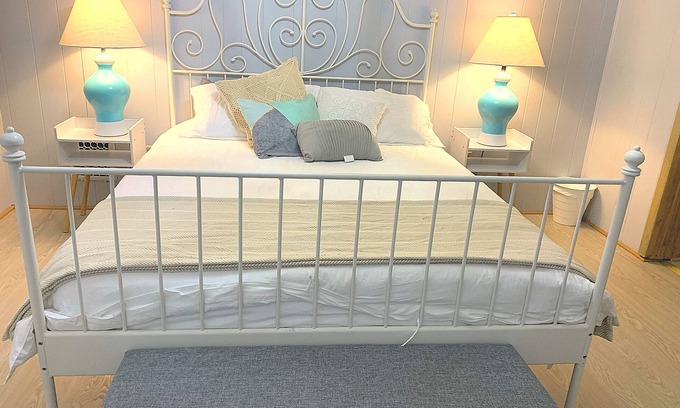 Niagara Falls House | New! 1st floor Cute and cozy at Niagara Falls USA