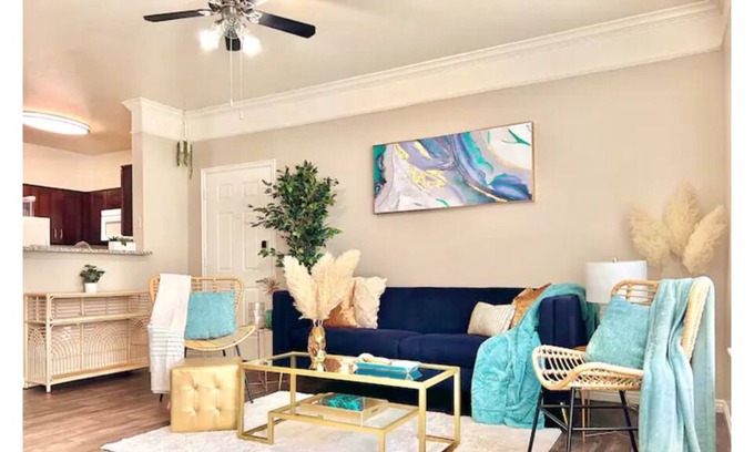 Midvale Apartment | New 2 BD, Near Skiing, Hot tub, Gym, Prking & Pool