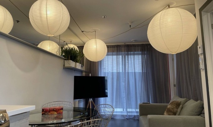 Cote-Des-Neiges—Notre-Dame-De-Grace Apartment | New*2 Br*King and Queen* 1gbps Wi-Fi*private patio