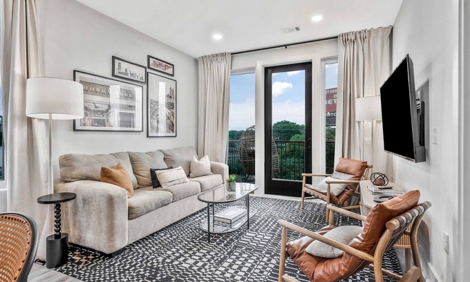 Nashville Apartment | New! 2 Luxe Penthouses with Balconies + City Views