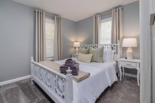 Hazel Park Apartment | New! 3BR I 2BA Home in the Vibrant City of Hazel Park