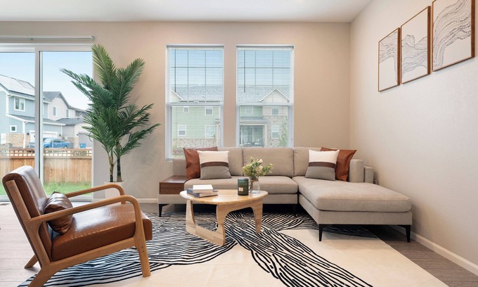 Aurora House | New 3BR Near DIA&Gaylord Move-Ready Dog-Friendly