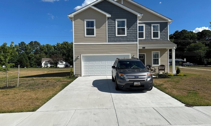 Selbyville House | New 4 bedroom house in Schooner Landing. Minutes to the beach. Pet friendly.