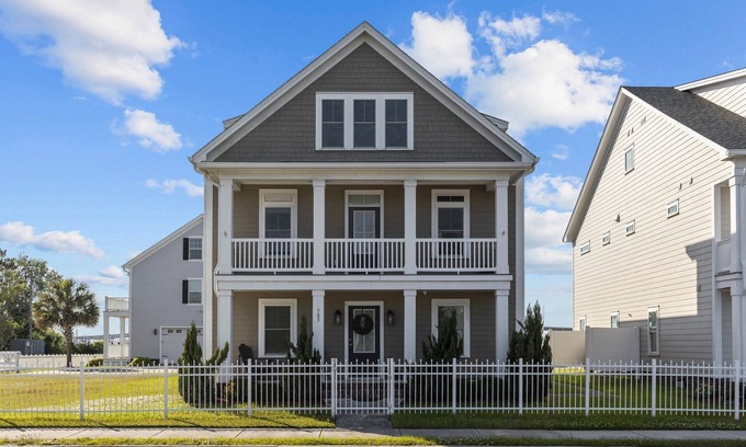 Morehead City House | NEW 4BD 4.5BA Home W/Incredible Beaufort Bridge Views, on Town Creek Marina