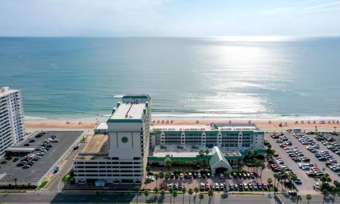 Ortona Park Apartment | NEW Amazing Ocean Front Studio in Daytona Beach!