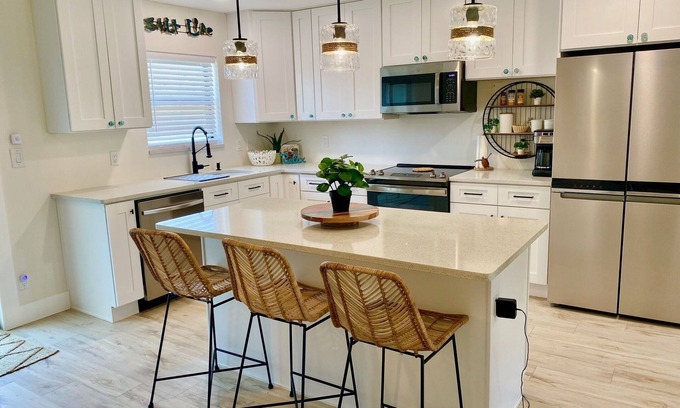Dunedin House | NEW - Beachy Vibes & Golf Cart Rides in the Heart of Dunedin!