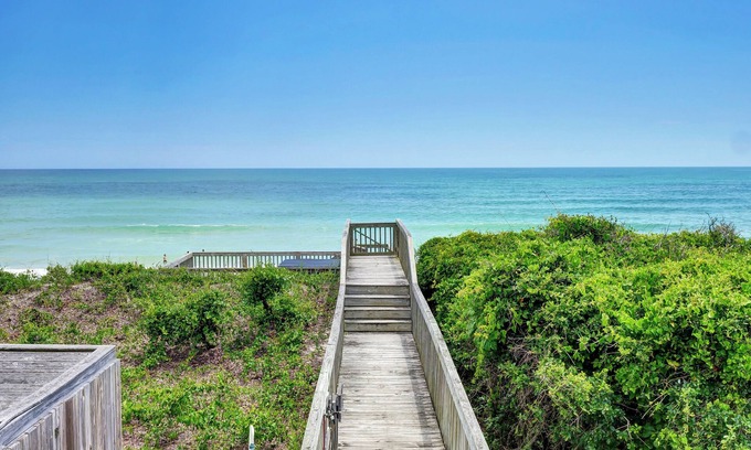 Surf City House | NEW! Boardwalk - Oceanfront Spa - Newly Remodeled, Best Location Walk everywhere