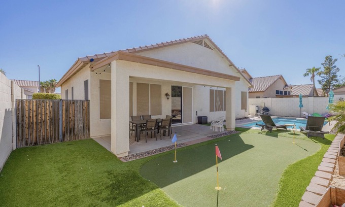 Estrella Vista House | New Boho Chic 4 Bed/2 Bath Vacation Home
