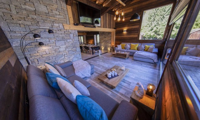 Morzine Ski Chalet | NEW BUILD Chalet - Close To Center/Ski Lifts with SAUNA and OUTDOOR JACUZZI