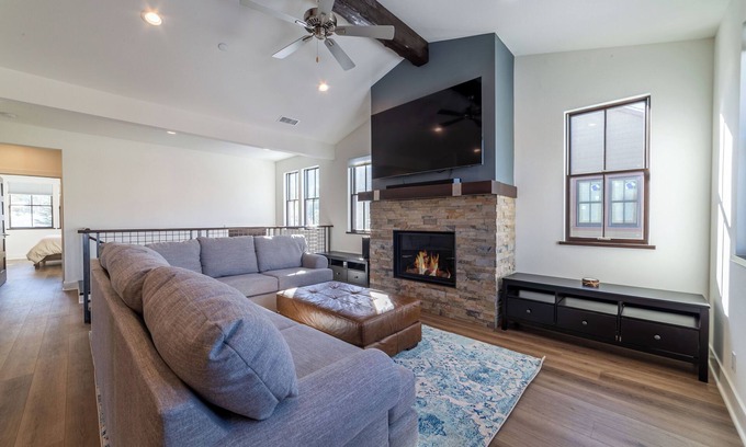 Mammoth Lakes House | New Build Creekhouse at Snowcreek VII 571